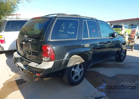 2007 Chevrolet Trailblazer Ls z USA, uszkodzony, nr VIN 1GNDS13S672102276